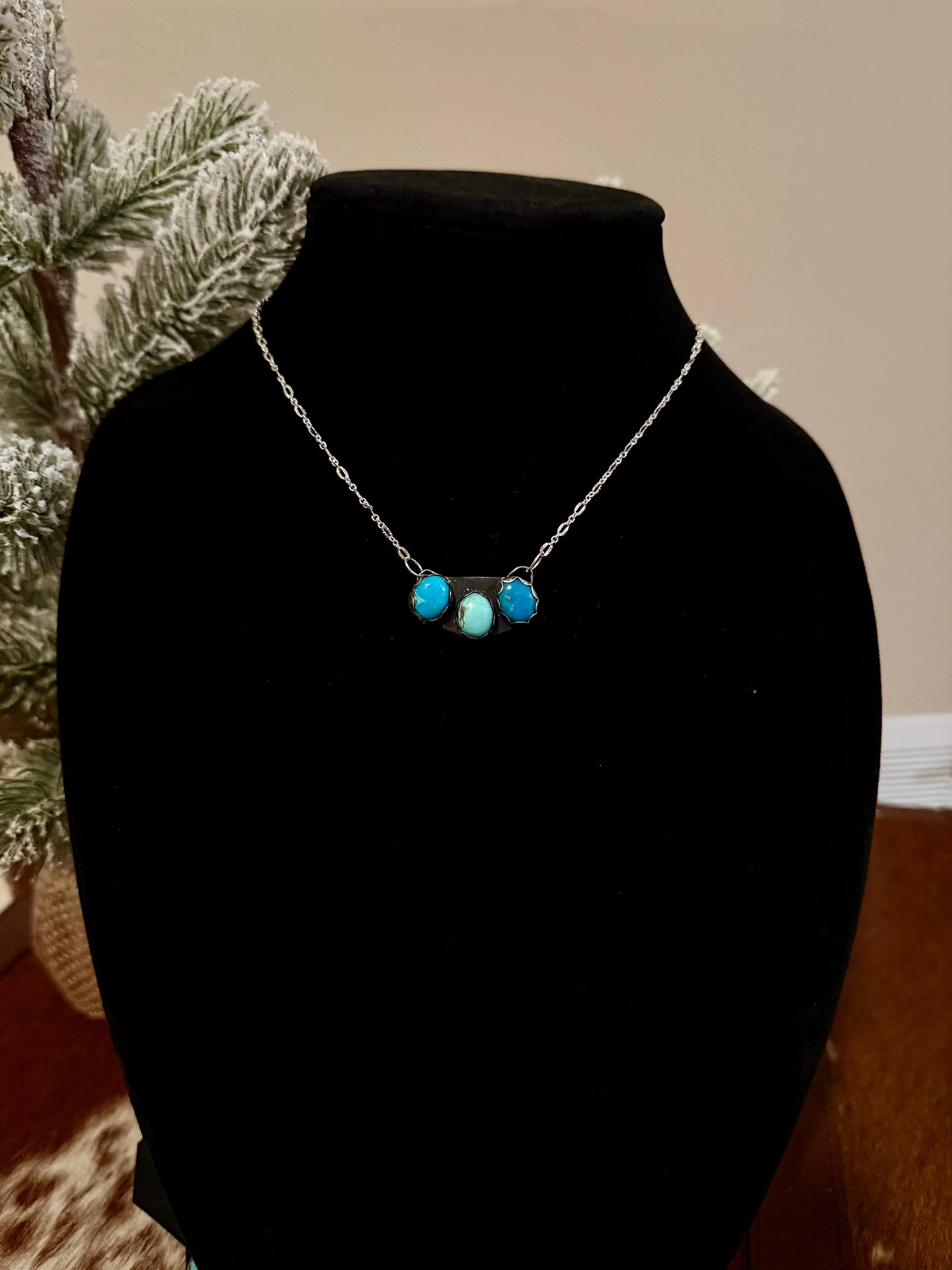 3 stone necklace